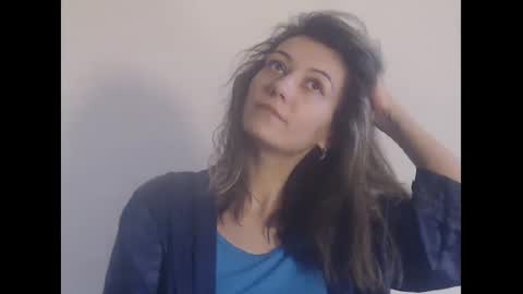 Snapshot of deelightfull chatting on January 2, 2025, 9:43 am Deelightfull online show from January 2, 2025, 9:43 am