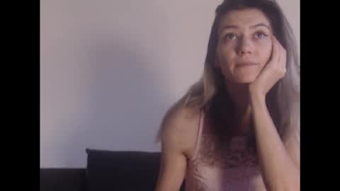 Snapshot of deelightfull chatting on September 29, 2025, 8:08 am Deelightfull online show from September 29, 2025, 8:08 am