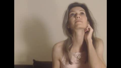 Snapshot of deelightfull chatting on October 9, 2025, 4:38 pm Deelightfull online show from October 9, 2025, 4:38 pm