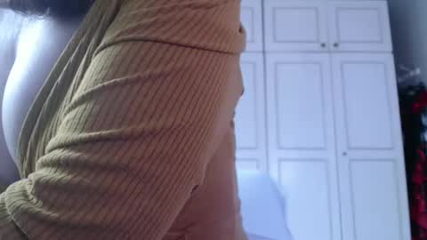 KamiDevi online show from February 20, 2025, 3:41 pm