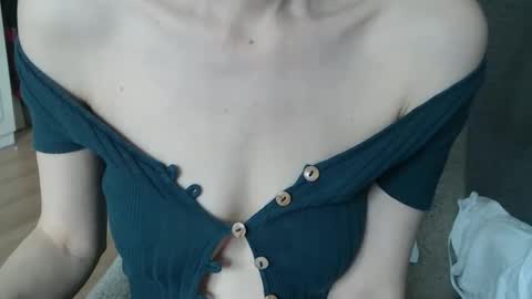 KamiDevi online show from September 10, 2025, 12:49 pm