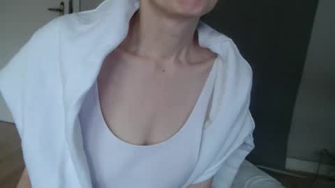 KamiDevi online show from October 13, 2025, 2:39 pm