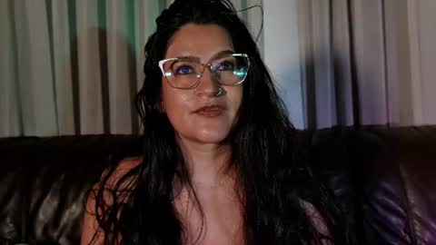 Snapshot of deesseluxure_ chatting on June 27, 2026, 6:29 am Andre online show from June 27, 2026, 6:29 am