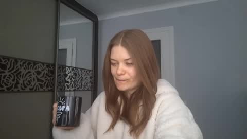 Snapshot of deettabinker chatting on March 3, 2026, 8:31 am Camila online show from March 3, 2026, 8:31 am