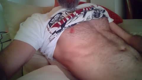 defaultuser11 online show from November 11, 2025, 12:32 am