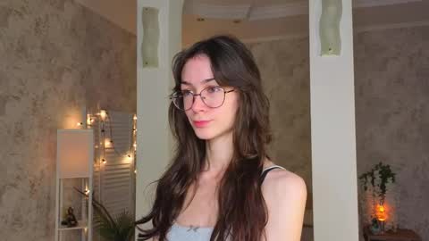 Amy online show from October 2, 2025, 7:10 pm