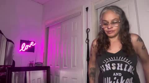 Tori online show from September 29, 2025, 1:33 am