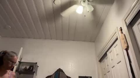 Tori online show from November 5, 2025, 1:49 am