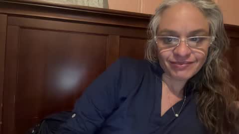 Tori online show from November 8, 2025, 5:51 am