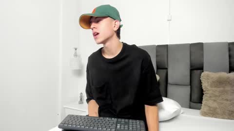 DEIVY online show from February 13, 2025, 7:52 pm