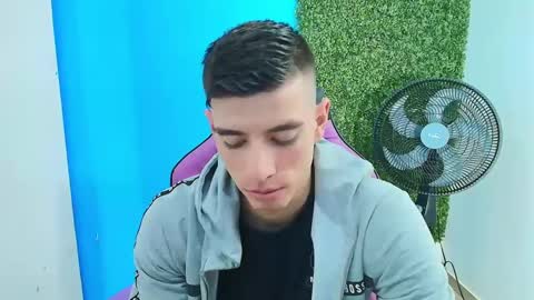 Snapshot of deiby_baby chatting on February 9, 2025, 10:32 pm DEIBY online show from February 9, 2025, 10:32 pm