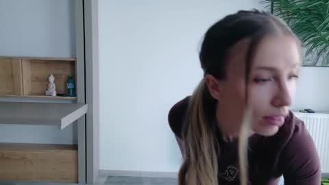 Di online show from April 18, 2026, 1:15 pm