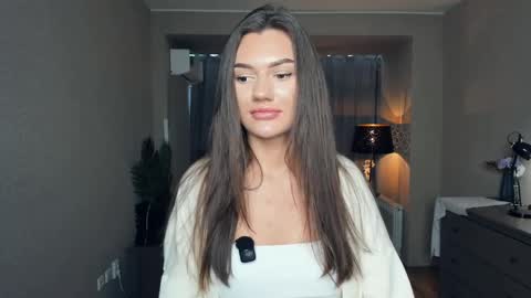 Laura online show from April 2, 2026, 8:34 am