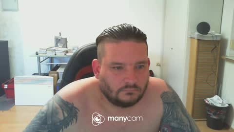 Snapshot of deinspielzeug87 chatting on April 6, 2026, 3:57 pm deinspielzeug87 online show from April 6, 2026, 3:57 pm