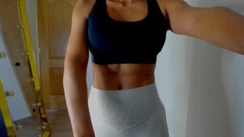 deisymadrid online show from December 16, 2024, 8:37 pm