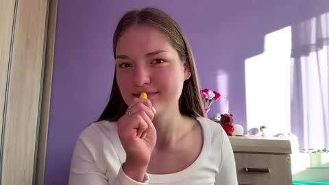 Snapshot of dejameneal chatting on March 3, 2026, 7:25 am Mila online show from March 3, 2026, 7:25 am