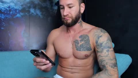 Snapshot of delessandro_world chatting on June 7, 2026, 4:33 pm Delessandro online show from June 7, 2026, 4:33 pm