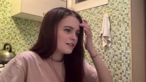 Kiki online show from April 5, 2026, 5:32 pm