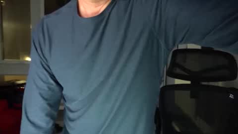 delicioso4u online show from December 4, 2025, 6:55 am