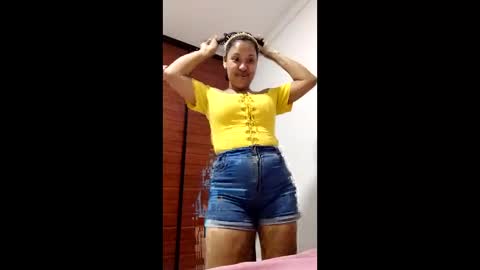Snapshot of delicious_sarah07 chatting on May 13, 2026, 12:19 am Sarah online show from May 13, 2026, 12:19 am