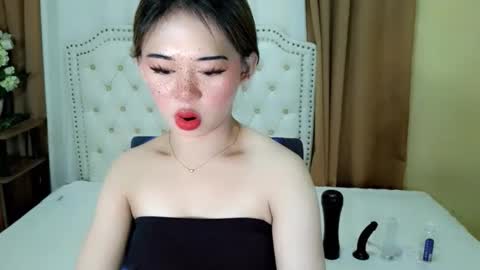 Snapshot of deliciously_sophie chatting on June 7, 2026, 2:37 am Sophie online show from June 7, 2026, 2:37 am