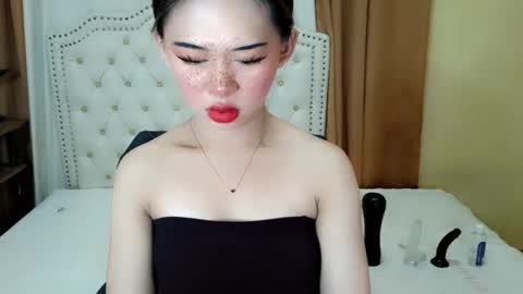 Snapshot of deliciously_sophie chatting on June 9, 2026, 2:23 am Sophie online show from June 9, 2026, 2:23 am