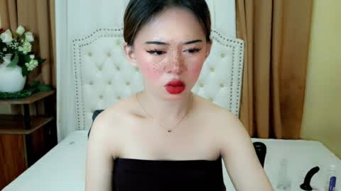 Snapshot of deliciously_sophie chatting on June 13, 2026, 2:53 am Sophie online show from June 13, 2026, 2:53 am