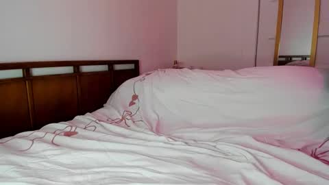 deliciousnoni online show from November 27, 2025, 4:14 am