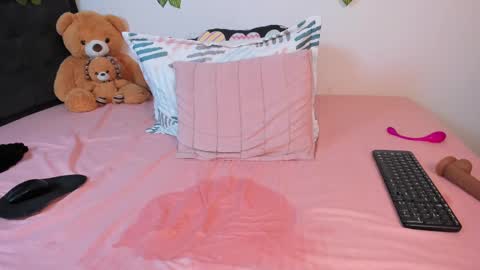 Delilah  online show from September 12, 2025, 11:37 pm