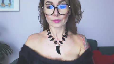 Snapshot of delilah_sweet chatting on April 13, 2026, 3:17 pm delilah_sweet online show from April 13, 2026, 3:17 pm