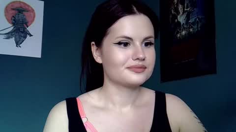 dellacrush_ online show from February 15, 2025, 4:01 pm