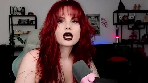 dellacrush_ online show from April 12, 2026, 6:24 pm