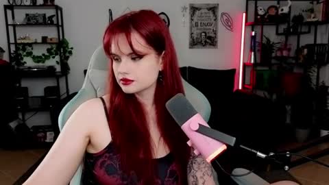 Snapshot of dellacrush_ chatting on June 8, 2026, 5:57 pm dellacrush_ online show from June 8, 2026, 5:57 pm