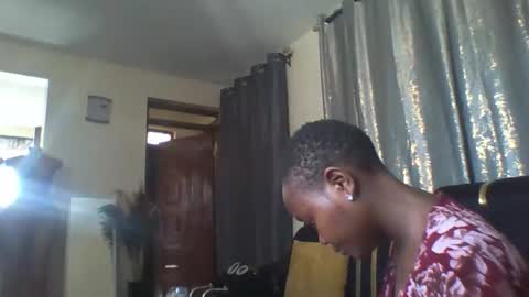 dellarine517299 online show from November 8, 2025, 11:54 am