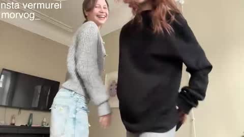 Delora online show from October 7, 2025, 12:24 pm