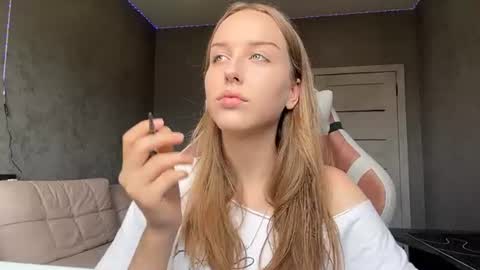 Snapshot of delorismaltie chatting on July 7, 2026, 11:25 am Mia online show from July 7, 2026, 11:25 am