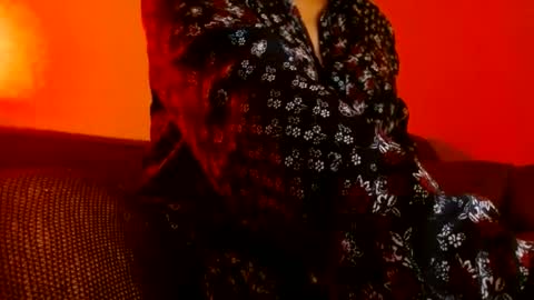 Delphine online show from October 30, 2025, 9:15 pm