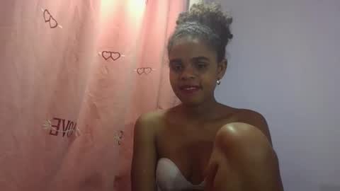 delphine online show from April 8, 2026, 5:29 am