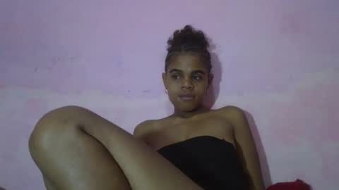 Snapshot of delphineee chatting on April 23, 2026, 3:30 am delphine online show from April 23, 2026, 3:30 am