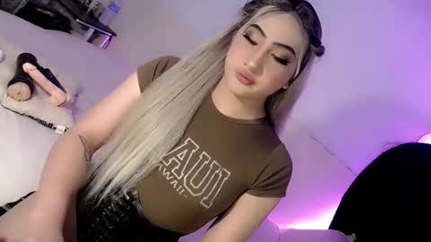 Chesca online show from November 24, 2025, 6:24 am