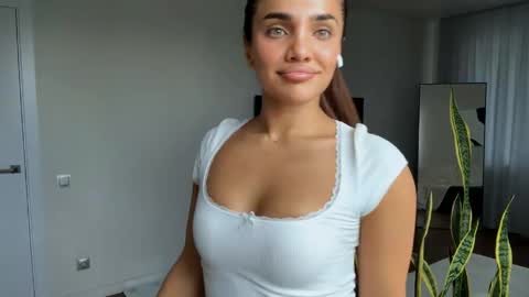 Snapshot of demetricekorf chatting on May 13, 2026, 9:28 am Anna online show from May 13, 2026, 9:28 am