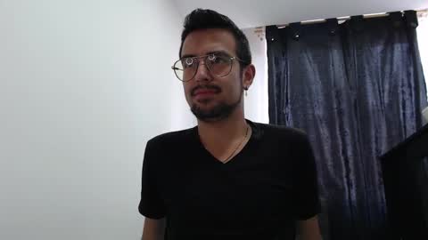 demian_val_4 online show from February 5, 2025, 7:31 pm