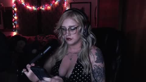 Demoness Mina online show from January 7, 2026, 4:04 am