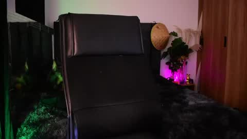 Snapshot of demonkush_ chatting on June 8, 2026, 1:28 am DemonKush online show from June 8, 2026, 1:28 am