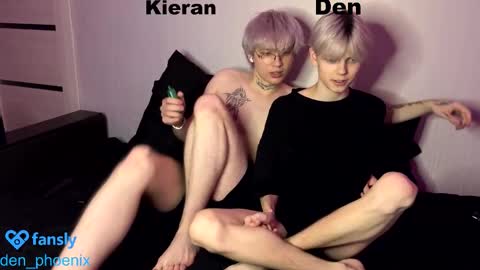 Snapshot of den_phoenix_ chatting on September 27, 2025, 8:58 pm Den Shorty online show from September 27, 2025, 8:58 pm