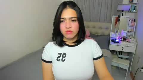 Snapshot of dencyleander chatting on May 3, 2026, 2:23 pm Demi online show from May 3, 2026, 2:23 pm