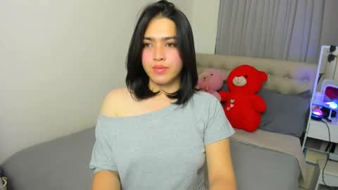 Snapshot of dencyleander chatting on May 9, 2026, 8:30 am Demi online show from May 9, 2026, 8:30 am