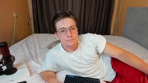 Snapshot of deni_boy99 chatting on July 7, 2026, 7:29 pm Deni online show from July 7, 2026, 7:29 pm