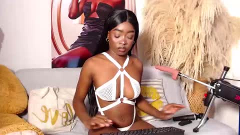   online show from October 25, 2025, 6:10 am