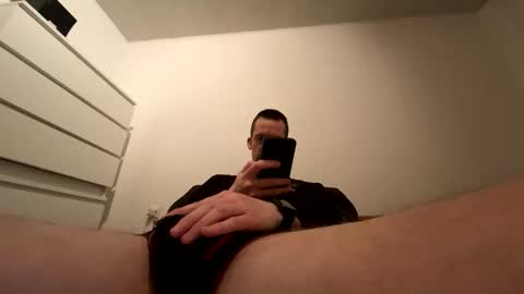 denis19872 online show from February 11, 2026, 10:37 pm